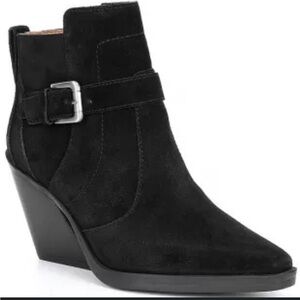 Antonio Melani PEATRIE Black Suede Buckle Detail Western Block Heel Ankl…